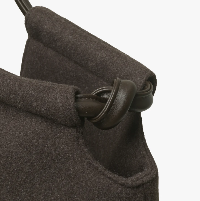 Day woolen tote