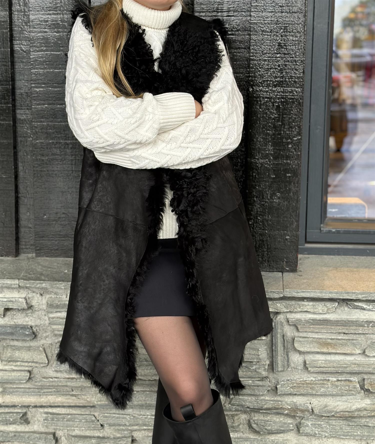 Tigrado lammeskinnsvest 85cm