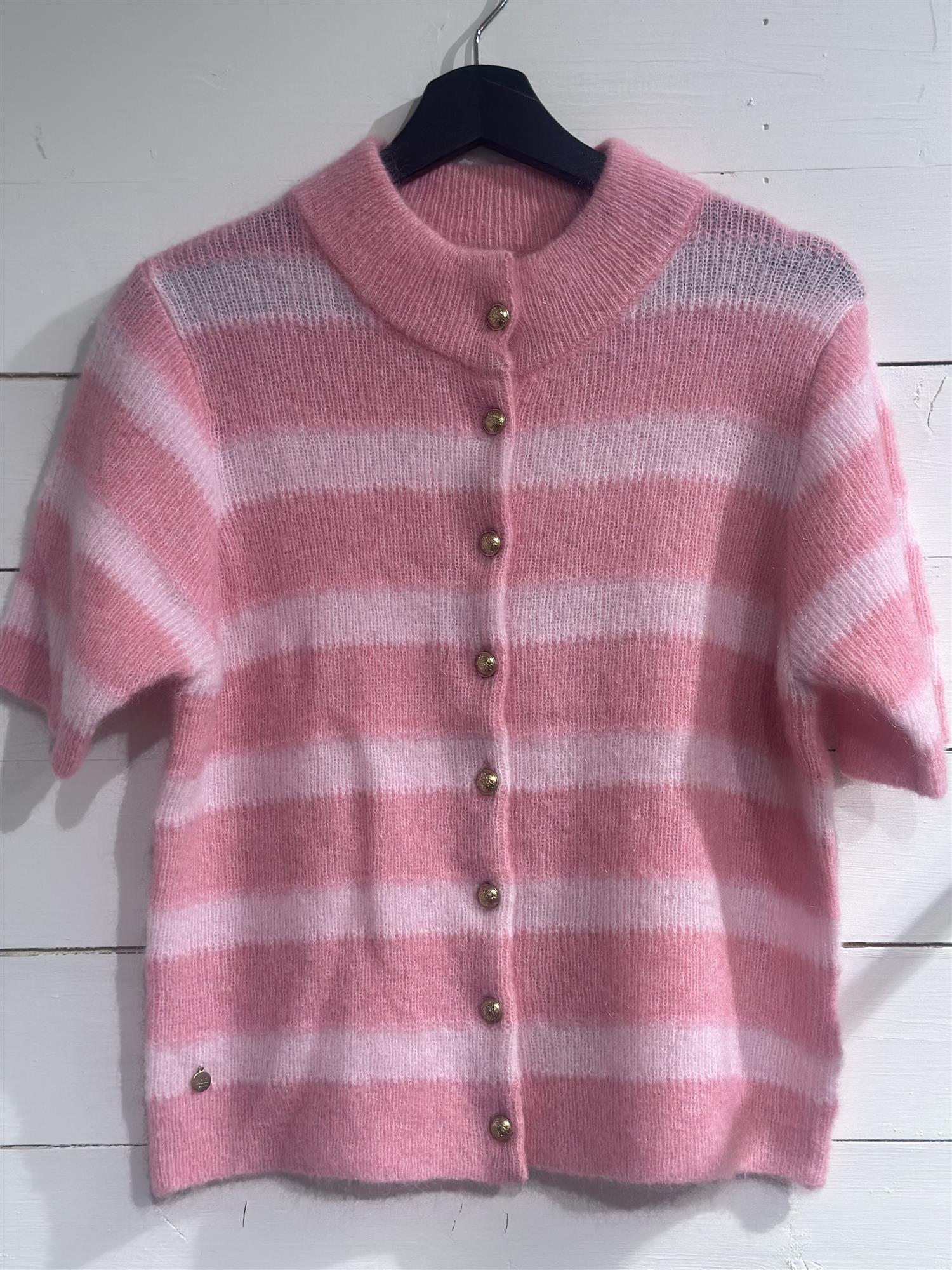 Short sleeve cardigan with buttons