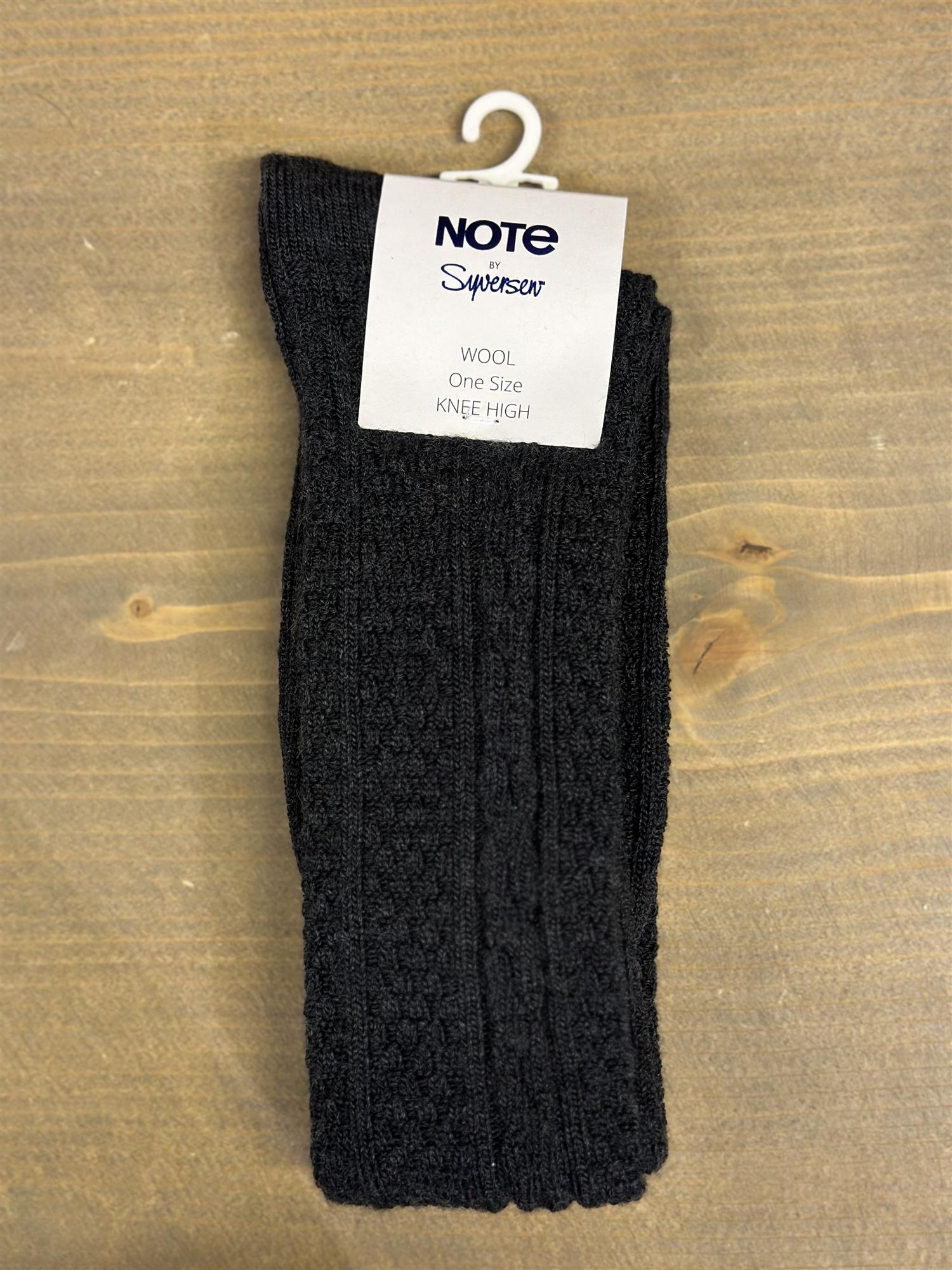 Note wool cable knee high