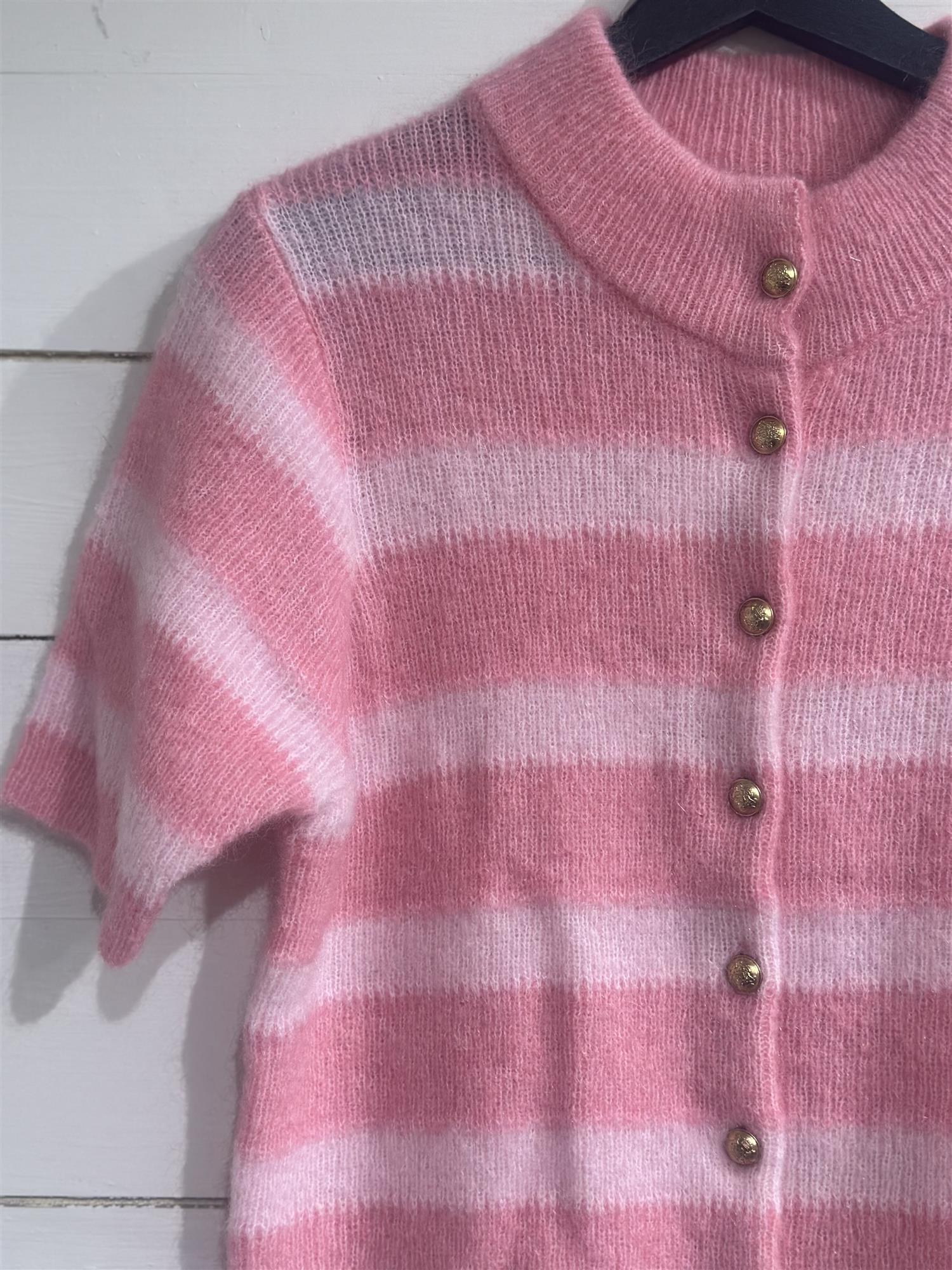 Short sleeve cardigan with buttons