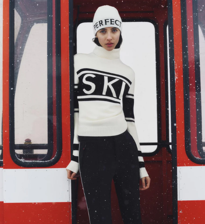 Womens's schild sweater