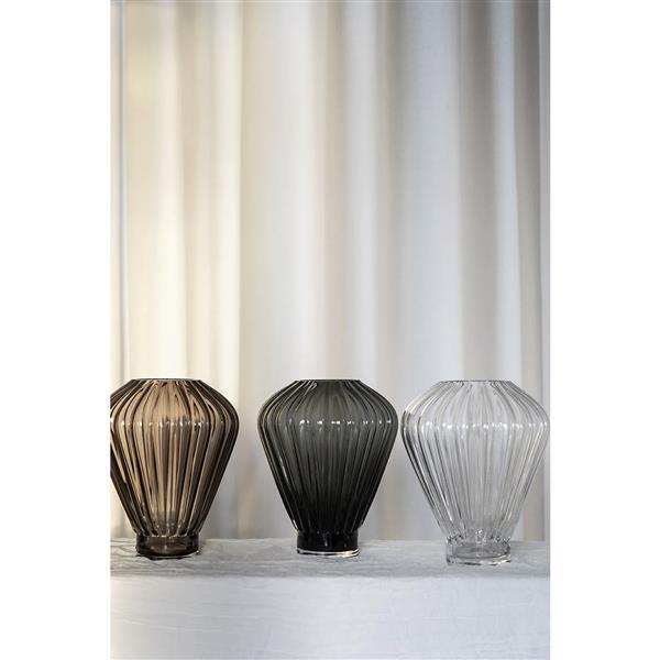 Evelyn Vase - Medium