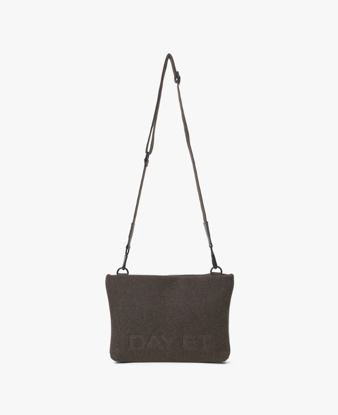 Day woolen CB pouchy