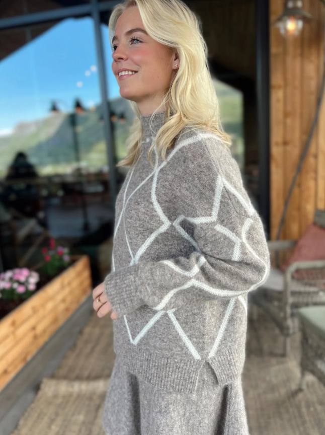 Elly Check sweater