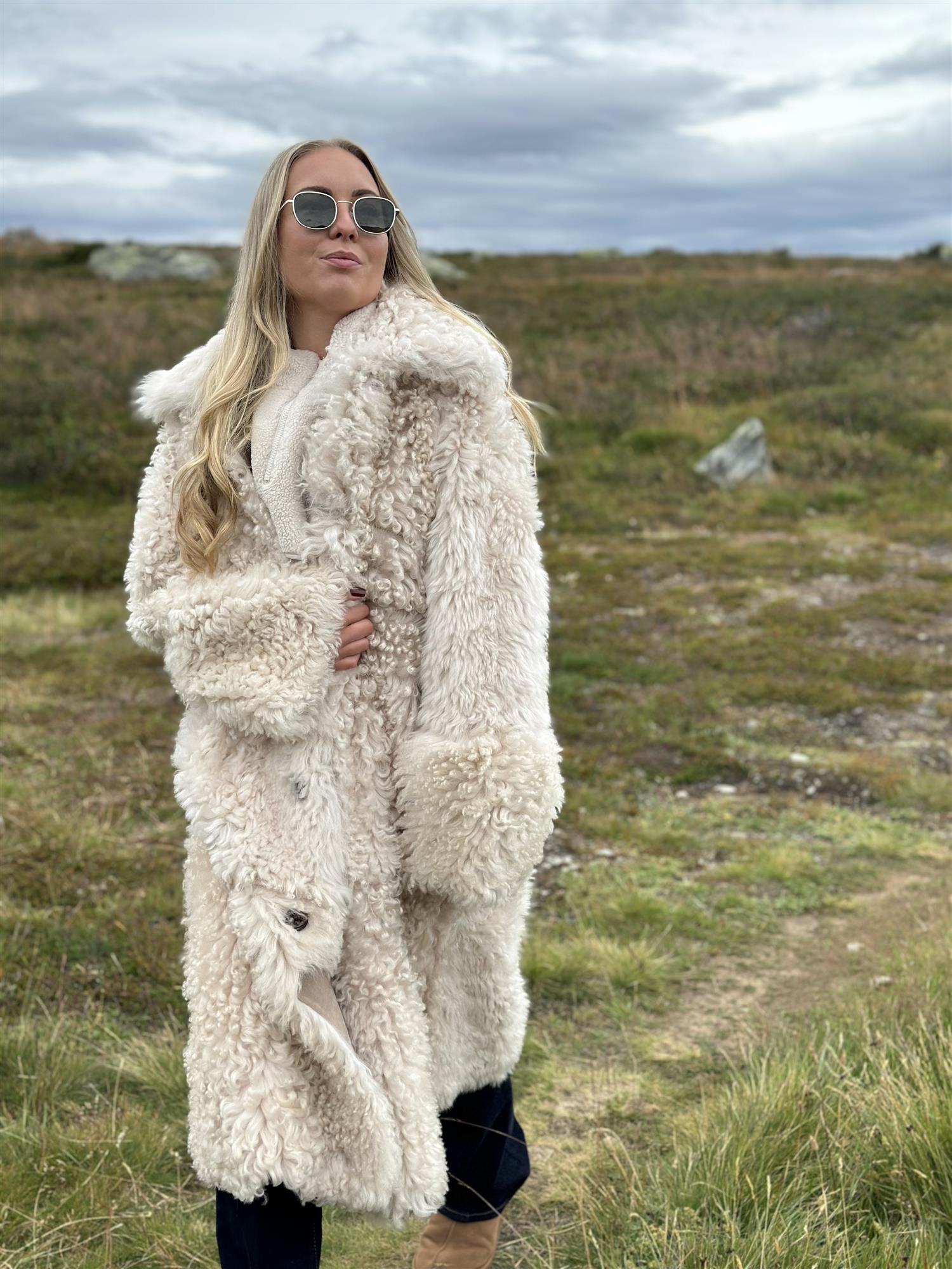 Tigrado lammeskinnkåpe 110cm